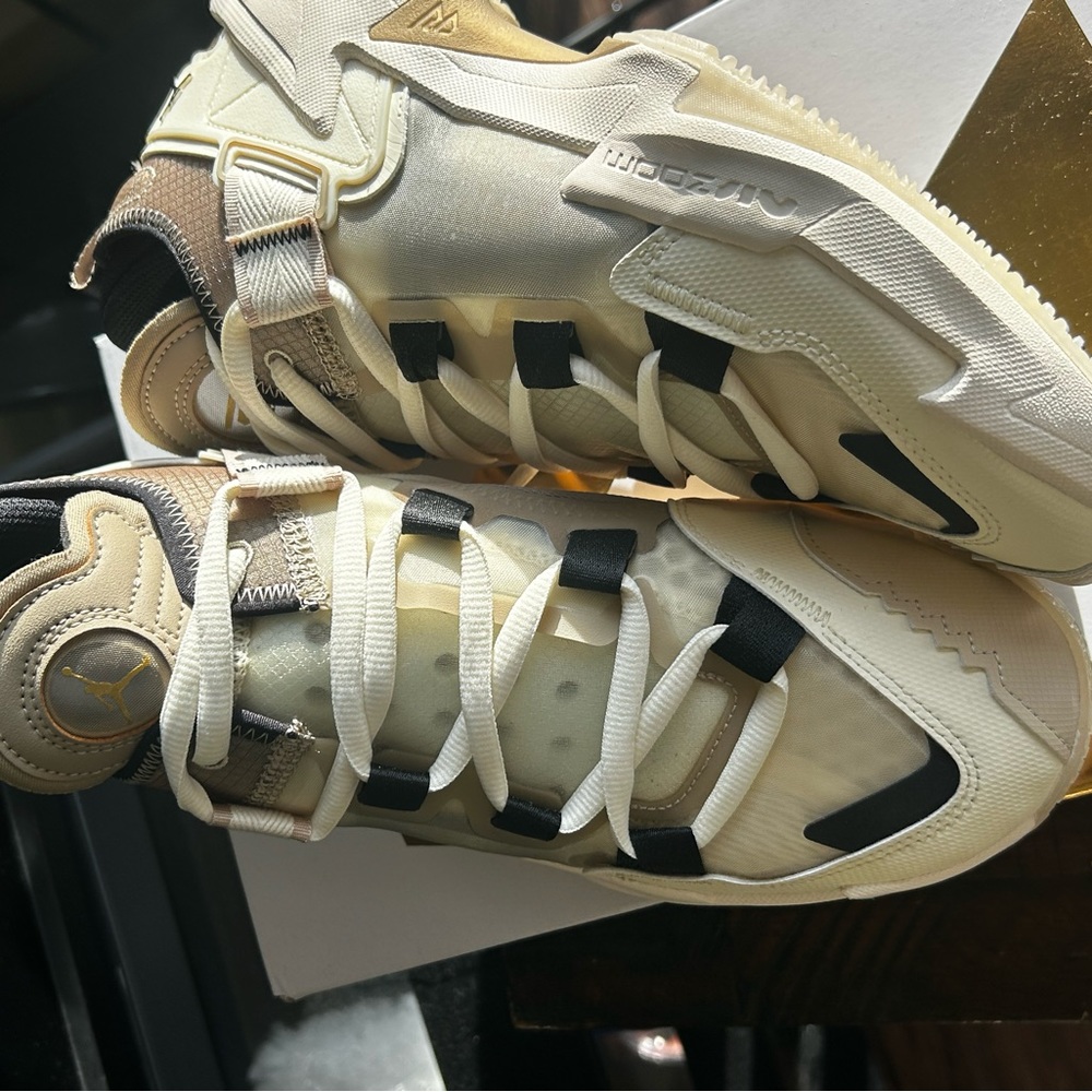 Jordan Why Not Zer0.5 GS 'Family'
Air Jordan, 
Sneakers, 
Jordan Why Not Zer0.5